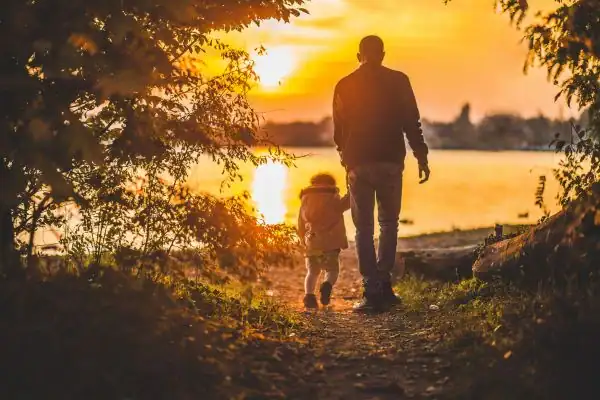 image of dad and child - parental alienation Loughborough
